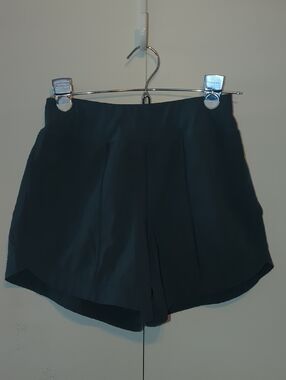 Classic High-Waist Women's Shorts - Green